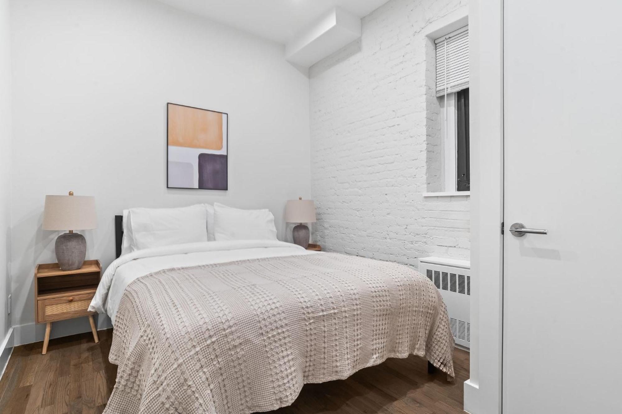 Apartment Upper Eastside 3bd 1ba Gem